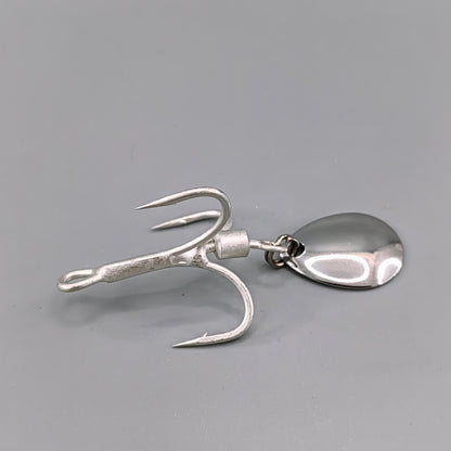 3x Strong Treble Hooks With Spinner
