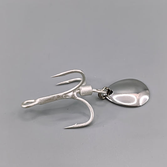 3x Strong Treble Hooks With Spinner