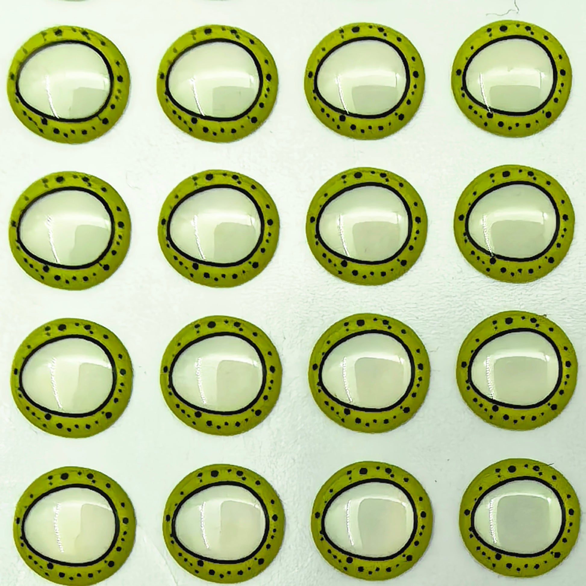 E87 White Triangle Pupil 3D Eye