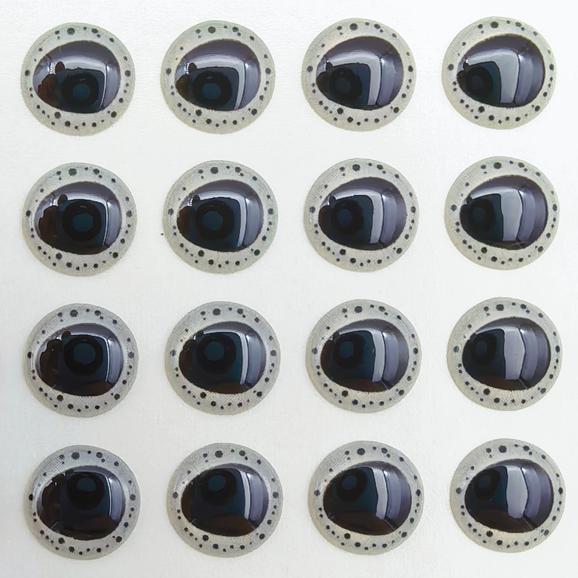 E90 Black Triangle Pupil 3D Eye