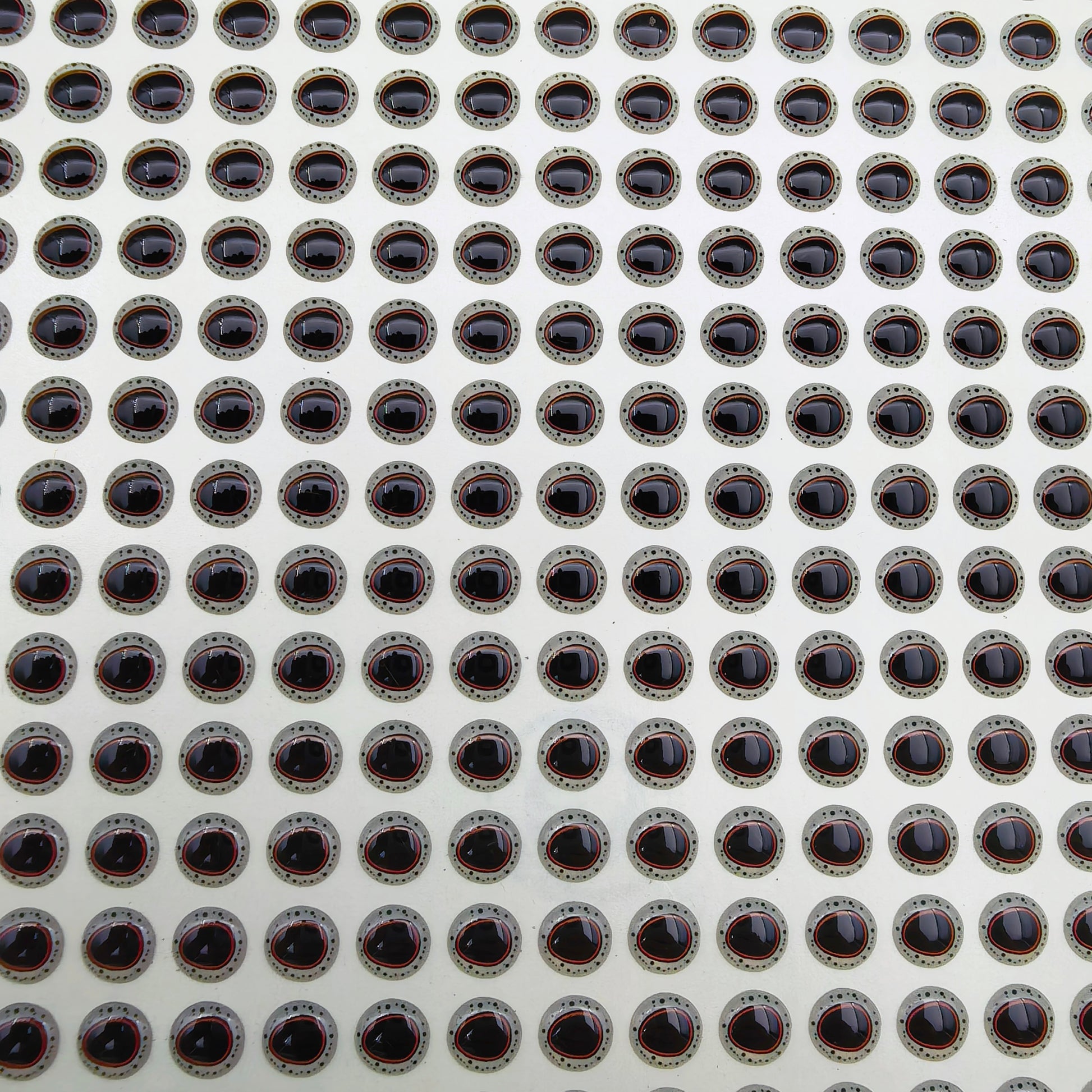 E86 Black Red Triangle Pupil 3D Eye