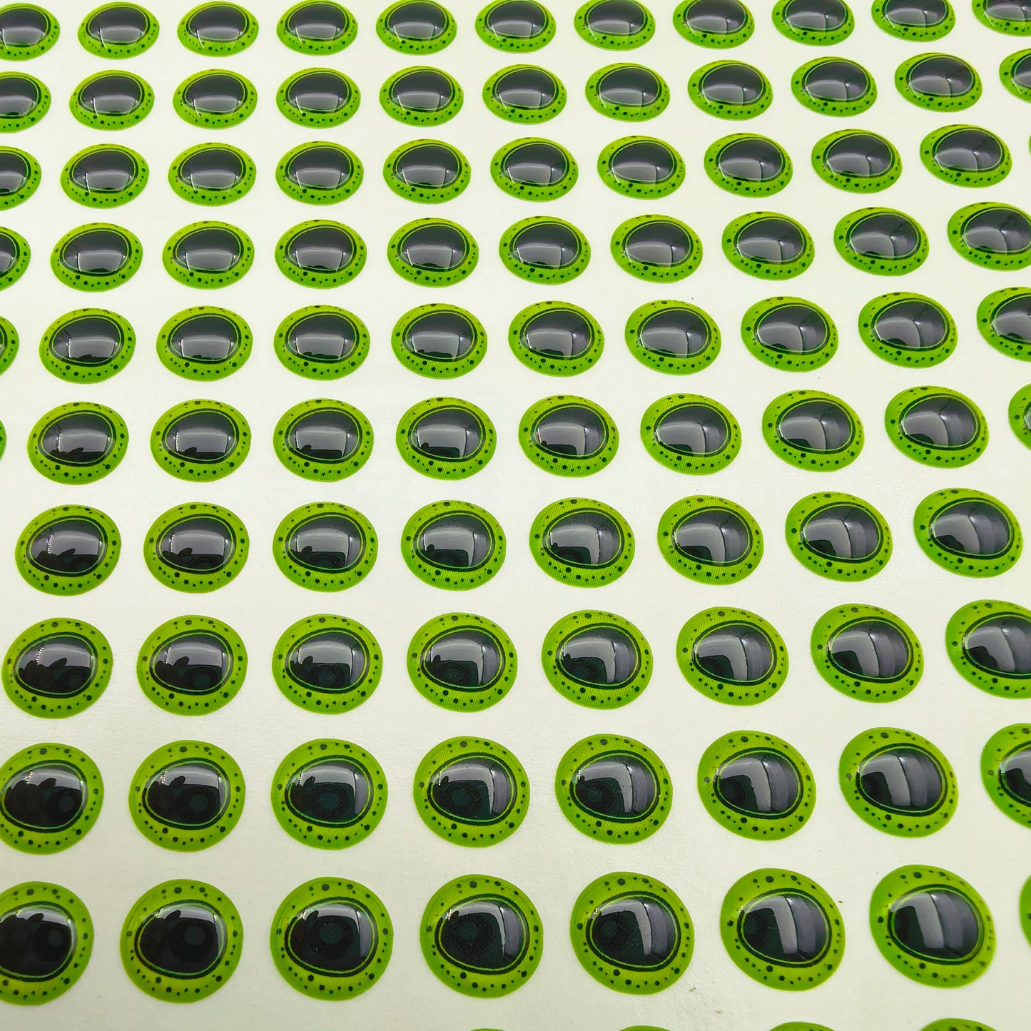 E85 Green Triangle Pupil 3D Eye