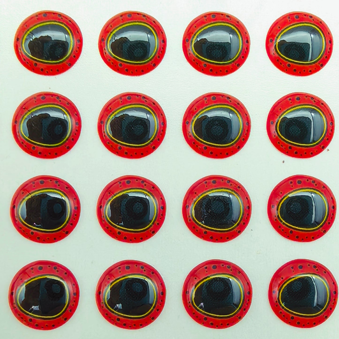 E89 Black Triangle Pupil 3D Eye