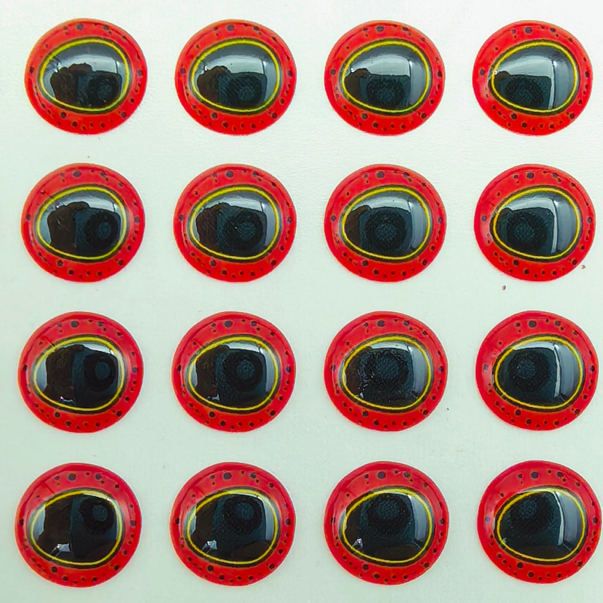 E89 Black Triangle Pupil 3D Eye