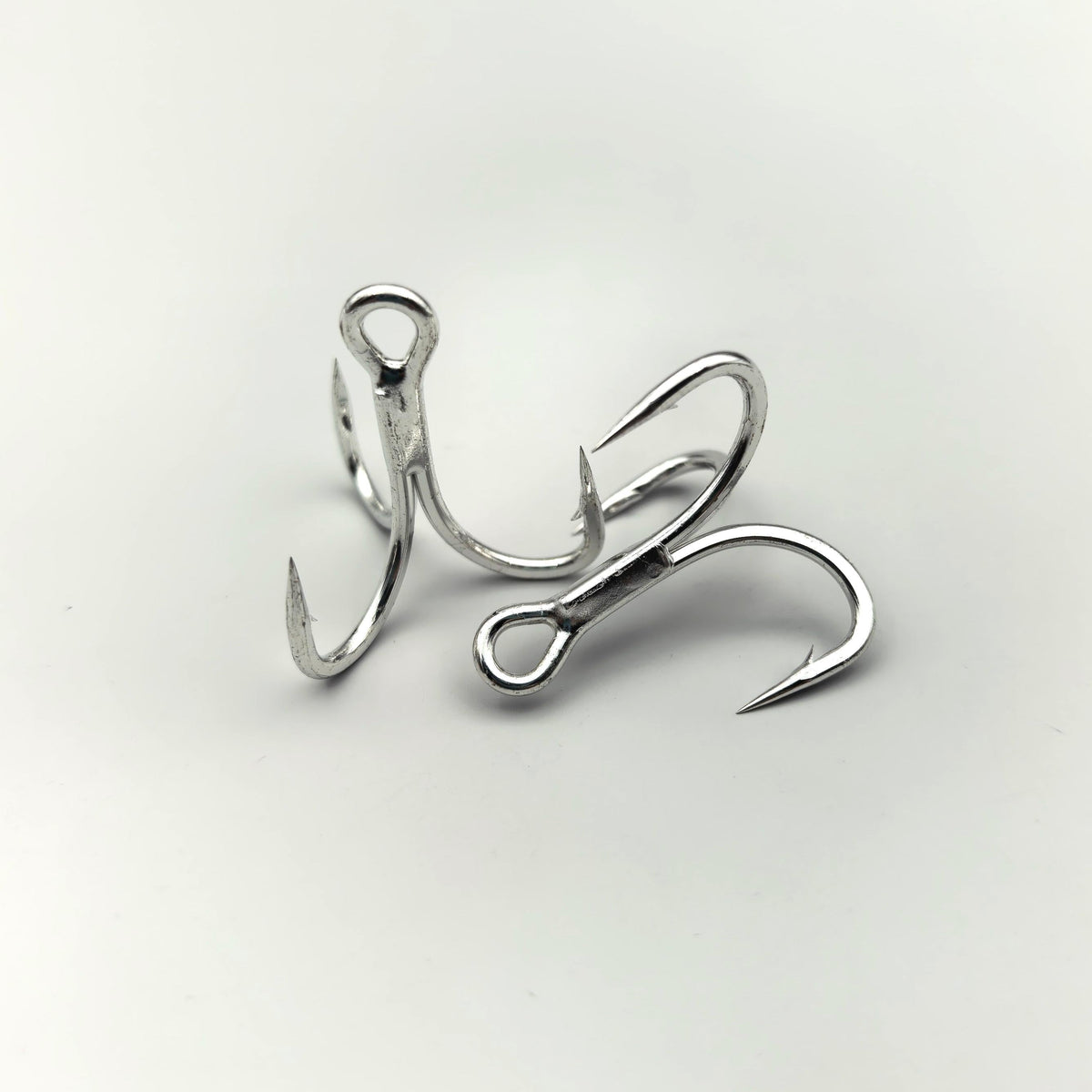 5x Strong Bright Tin Treble Hooks