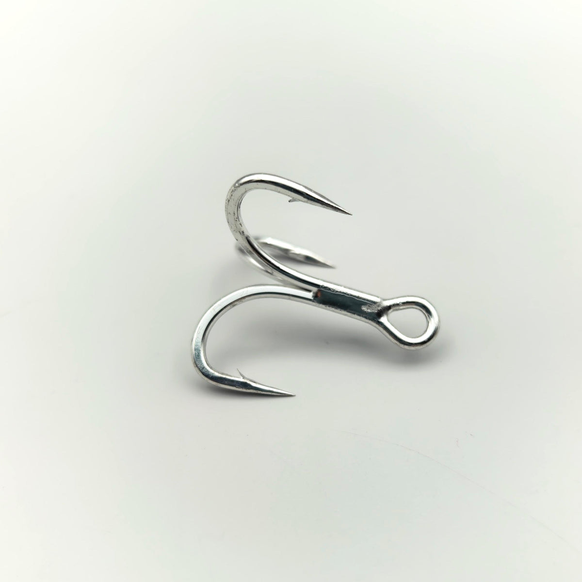 5x Strong Bright Tin Treble Hooks